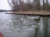 Der zugefrorene Stichkanal vom Claassee in die Müritz